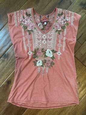 ☀️ JOHNNY WAS Boho Rust Embroidered Floral sleeveless V-neck top size small